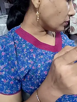 Snapshot of samitasharma chatting on March 15, 2025, 4:54 pm samitasharma online show from March 15, 2025, 4:54 pm