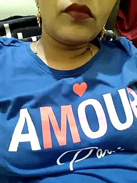 Snapshot of samitasharma chatting on March 16, 2025, 5:17 pm samitasharma online show from March 16, 2025, 5:17 pm