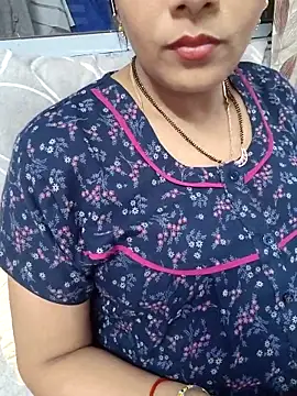 Snapshot of samitasharma chatting on March 21, 2025, 3:35 pm samitasharma online show from March 21, 2025, 3:35 pm