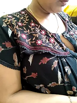 Snapshot of samitasharma chatting on September 14, 2025, 5:28 am samitasharma online show from September 14, 2025, 5:28 am