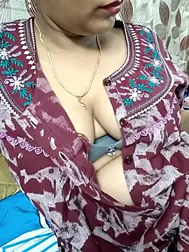 Snapshot of samitasharma chatting on September 23, 2025, 3:37 pm samitasharma online show from September 23, 2025, 3:37 pm