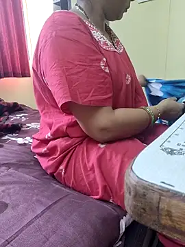 Snapshot of samitasharma chatting on October 4, 2025, 8:34 am samitasharma online show from October 4, 2025, 8:34 am