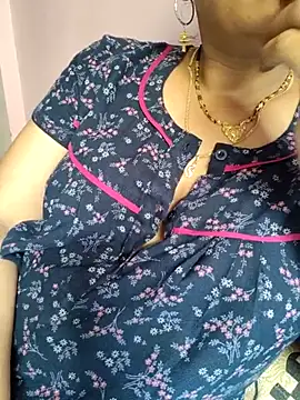 Snapshot of samitasharma chatting on October 17, 2025, 5:10 am samitasharma online show from October 17, 2025, 5:10 am