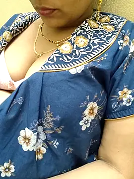 Snapshot of samitasharma chatting on October 28, 2025, 3:25 pm samitasharma online show from October 28, 2025, 3:25 pm