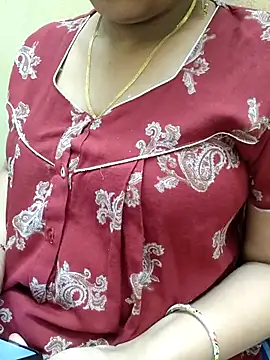 Snapshot of samitasharma chatting on October 31, 2025, 6:42 pm samitasharma online show from October 31, 2025, 6:42 pm