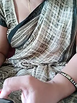 Snapshot of samitasharma chatting on June 3, 2026, 5:21 am samitasharma online show from June 3, 2026, 5:21 am
