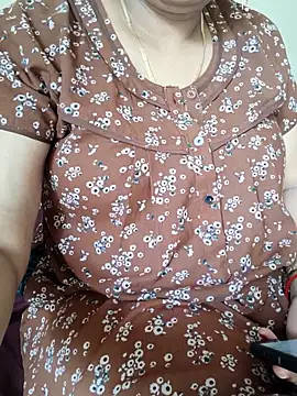Snapshot of samitasharma chatting on June 5, 2026, 5:25 am samitasharma online show from June 5, 2026, 5:25 am