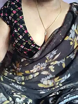 Snapshot of samitasharma chatting on June 17, 2026, 5:43 am samitasharma online show from June 17, 2026, 5:43 am