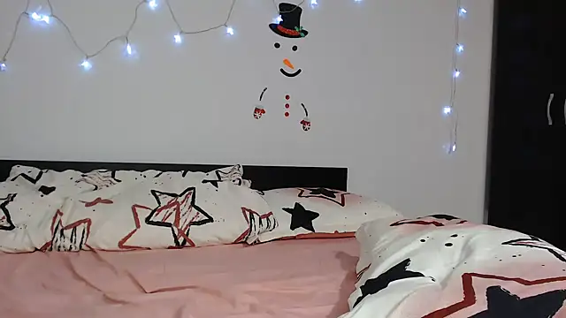 SweetMaddy888 online show from January 8, 2025, 7:13 am