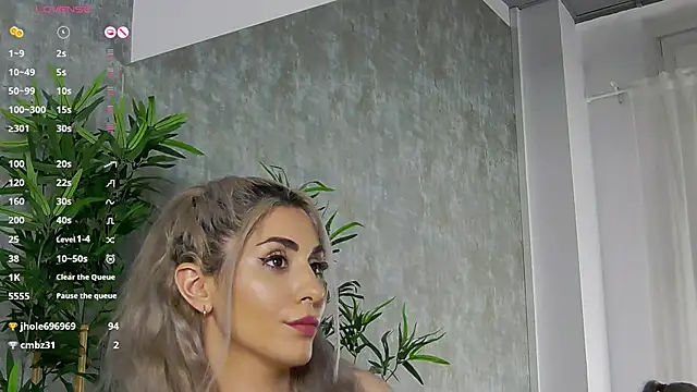 Snapshot of CelineMeyerr chatting on February 6, 2025, 12:37 pm CelineMeyerr online show from February 6, 2025, 12:37 pm