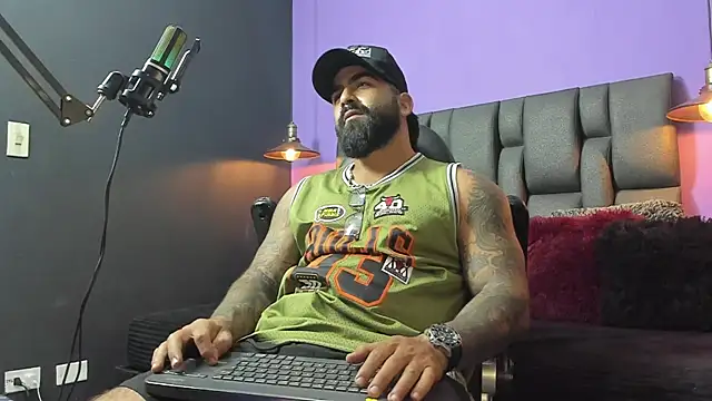 Lyon vach online show from September 23, 2025, 8:12 pm