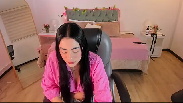 Snapshot of Icysweetcam chatting on July 24, 2026, 12:14 pm Icysweetcam online show from July 24, 2026, 12:14 pm