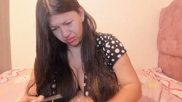 Snapshot of Catherine_tabarezx chatting on June 15, 2026, 11:34 am Catherine tabarezx online show from June 15, 2026, 11:34 am