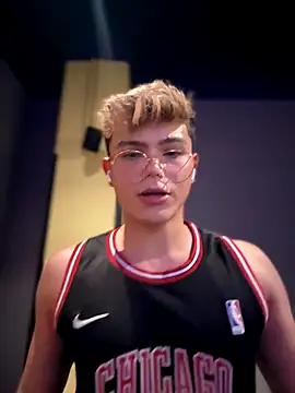 PRINCE STEV online show from September 10, 2025, 9:04 pm