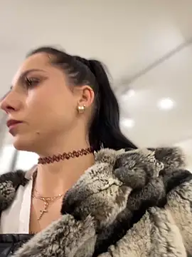 Snapshot of Roxana-Sexy chatting on January 19, 2025, 6:31 am Roxana-Sexy online show from January 19, 2025, 6:31 am