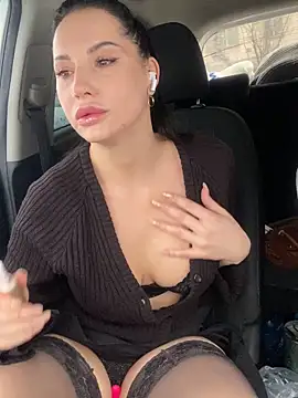 Snapshot of Roxana-Sexy chatting on December 18, 2025, 4:18 am Roxana-Sexy online show from December 18, 2025, 4:18 am