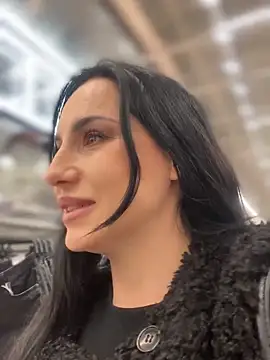 Snapshot of Roxana-Sexy chatting on March 13, 2026, 5:25 am Roxana-Sexy online show from March 13, 2026, 5:25 am