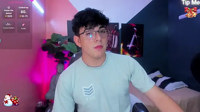 nolan twink1 online show from December 14, 2024, 6:09 pm