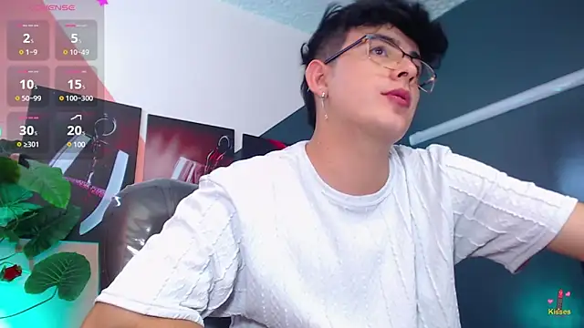 Snapshot of nolan_twink1 chatting on February 5, 2025, 8:46 pm nolan twink1 online show from February 5, 2025, 8:46 pm