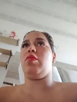 LaurenWelly  online show from February 11, 2026, 9:31 pm