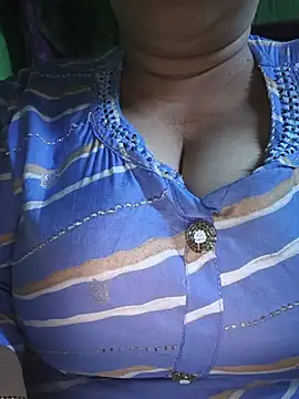 Snapshot of Rinki_Guptaa chatting on July 8, 2026, 10:42 am Rinki Guptaa online show from July 8, 2026, 10:42 am