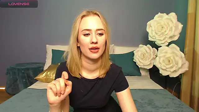 SashaBrooks online show from November 16, 2025, 2:22 pm