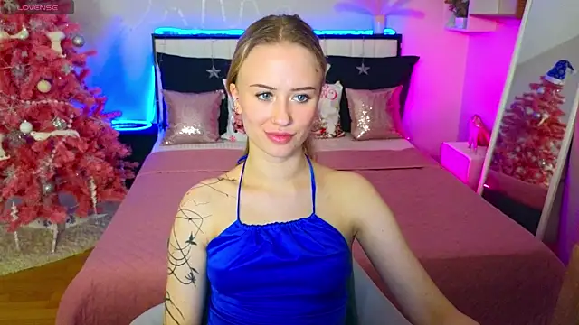 SashaBrooks online show from December 18, 2025, 2:12 pm