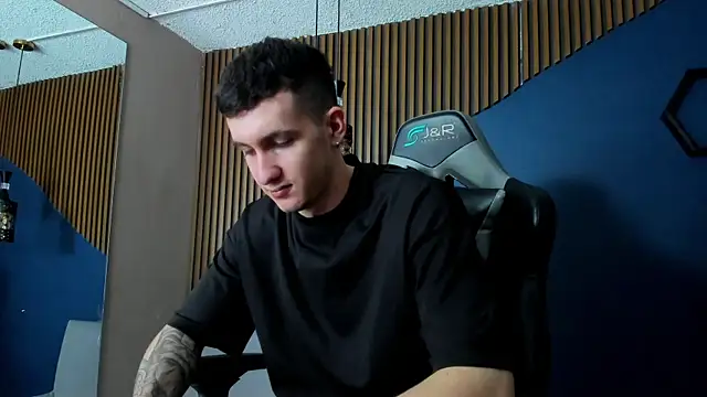 JacksonOlsenn online show from February 26, 2025, 2:57 pm