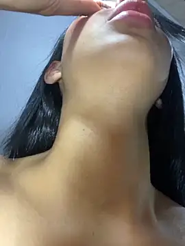 maddy bronw  online show from February 6, 2025, 11:58 pm