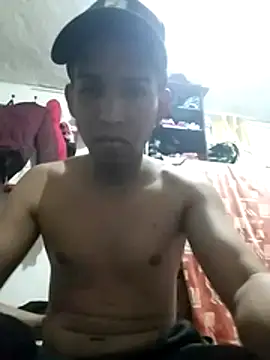 Snapshot of Omargomzz chatting on January 14, 2026, 10:47 pm Omargomzz online show from January 14, 2026, 10:47 pm