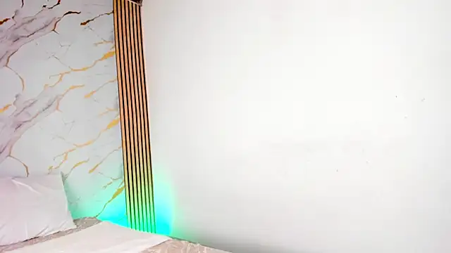 coralcarter1 online show from November 11, 2025, 3:45 pm