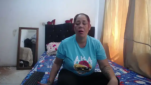 Snapshot of merryymaturee_ chatting on January 7, 2025, 2:51 pm merryymaturee online show from January 7, 2025, 2:51 pm