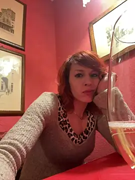 Snapshot of LL_deep chatting on January 1, 2025, 7:43 pm LL deep online show from January 1, 2025, 7:43 pm