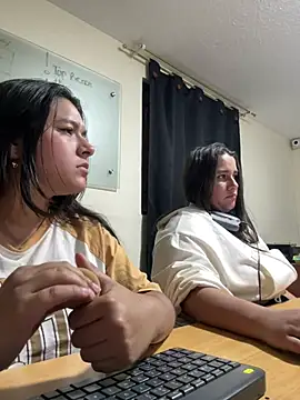 Snapshot of Catherine_summer1 chatting on January 15, 2025, 4:04 am Catherine summer1 online show from January 15, 2025, 4:04 am