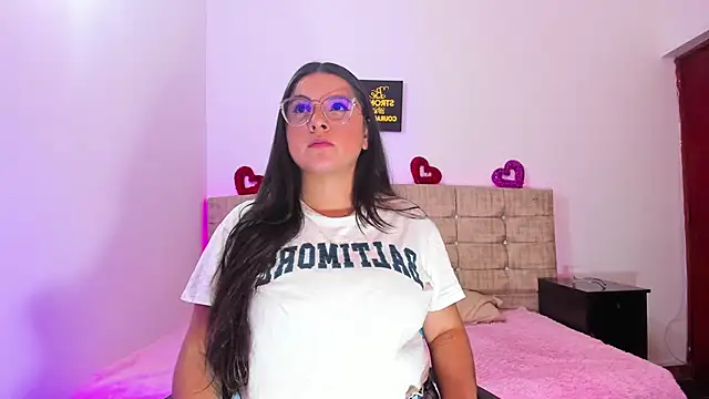 Snapshot of Catherine_summer1 chatting on October 11, 2025, 3:39 am Catherine summer1 online show from October 11, 2025, 3:39 am