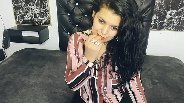 Snapshot of scarlett_w0lf chatting on January 18, 2025, 3:59 pm scarlett w0lf online show from January 18, 2025, 3:59 pm