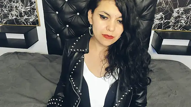 Snapshot of scarlett_w0lf chatting on January 29, 2025, 7:43 pm scarlett w0lf online show from January 29, 2025, 7:43 pm