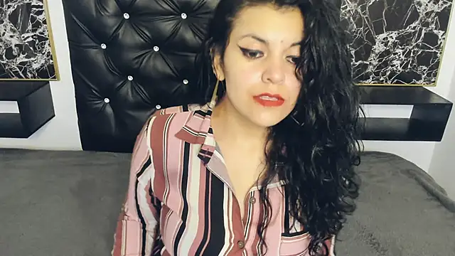 Snapshot of scarlett_w0lf chatting on February 5, 2025, 3:20 pm scarlett w0lf online show from February 5, 2025, 3:20 pm