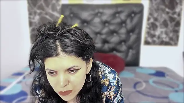 Snapshot of scarlett_w0lf chatting on November 7, 2025, 2:28 pm scarlett w0lf online show from November 7, 2025, 2:28 pm