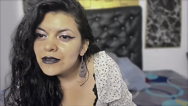 Snapshot of scarlett_w0lf chatting on November 20, 2025, 1:55 pm scarlett w0lf online show from November 20, 2025, 1:55 pm