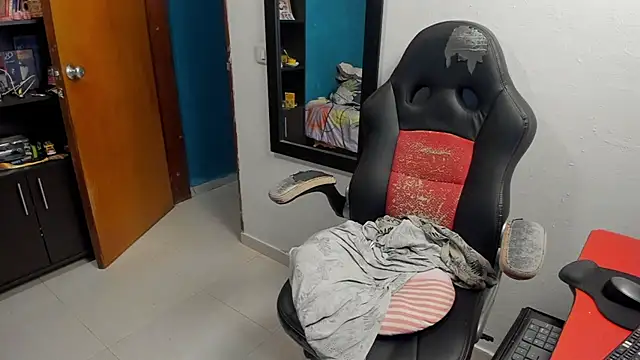 peanut tangerine online show from December 18, 2025, 1:00 am