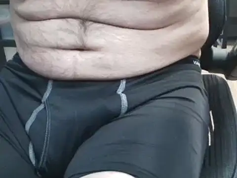 Snapshot of overaveragefreak4you chatting on December 11, 2024, 8:26 am overaveragefreak4you online show from December 11, 2024, 8:26 am