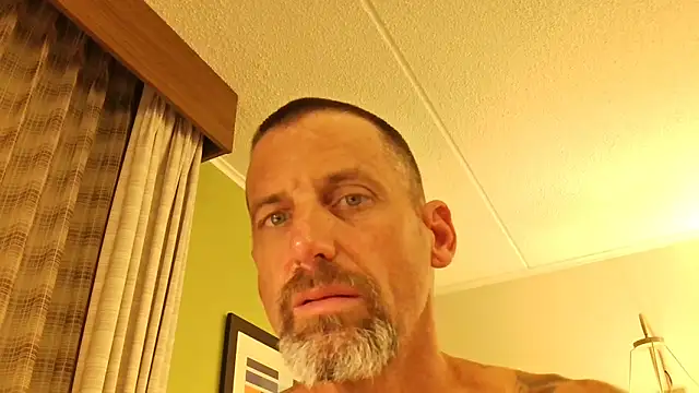 Snapshot of overaveragefreak4you chatting on October 3, 2025, 12:24 pm overaveragefreak4you online show from October 3, 2025, 12:24 pm