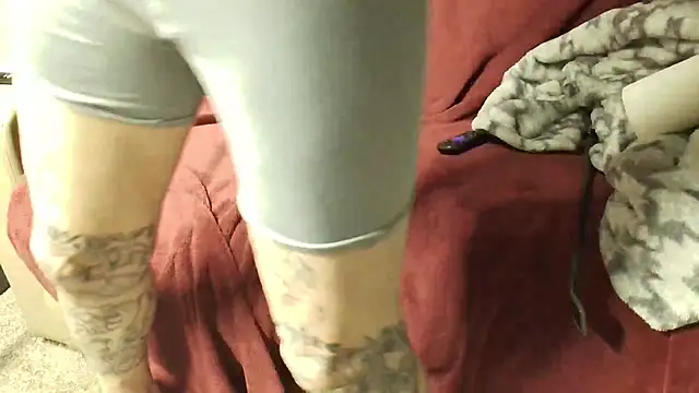 Snapshot of overaveragefreak4you chatting on December 14, 2025, 9:58 am overaveragefreak4you online show from December 14, 2025, 9:58 am