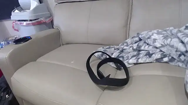 overaveragefreak4you online show from February 5, 2026, 10:03 pm