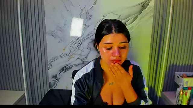 venusowen  online show from March 4, 2026, 2:01 pm