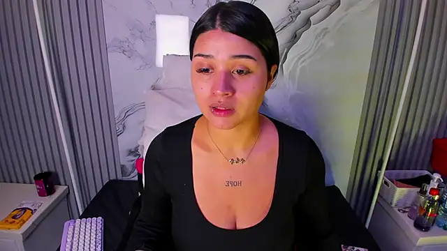 Snapshot of venusowen_ chatting on May 11, 2026, 1:17 pm venusowen online show from May 11, 2026, 1:17 pm