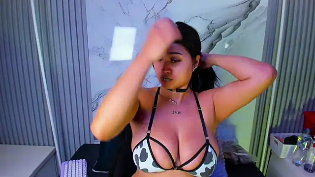Snapshot of venusowen_ chatting on May 19, 2026, 2:01 pm venusowen online show from May 19, 2026, 2:01 pm