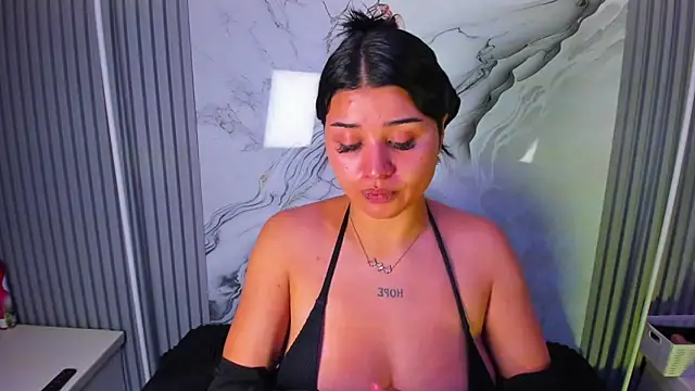 Snapshot of venusowen_ chatting on July 1, 2026, 2:29 pm venusowen online show from July 1, 2026, 2:29 pm