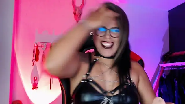 Snapshot of LilithSharon chatting on January 14, 2025, 8:15 pm LilithSharon online show from January 14, 2025, 8:15 pm